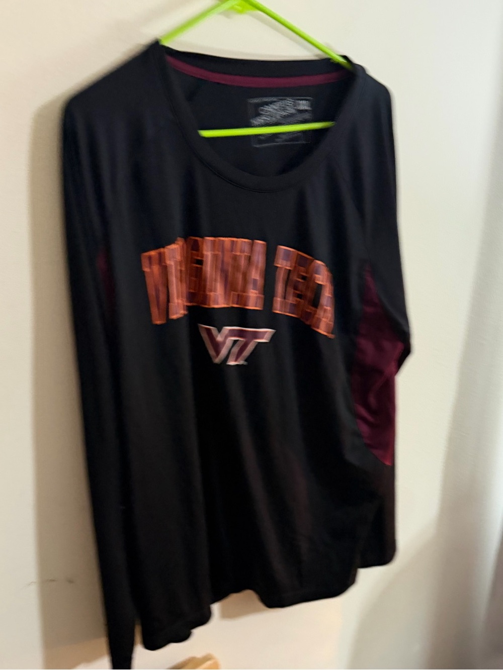 Virginia Tech Size XXL Black Long-Sleeve Tee with Maroon Accents